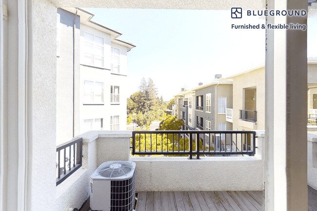 Foto del edificio - 1257 Lakeside Dr