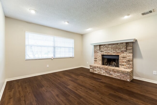 Building Photo - 948 March Hare Ct