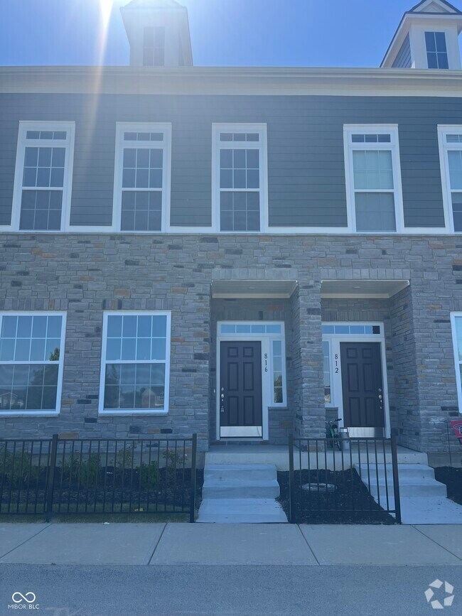 Building Photo - 816 Kinzer Ave