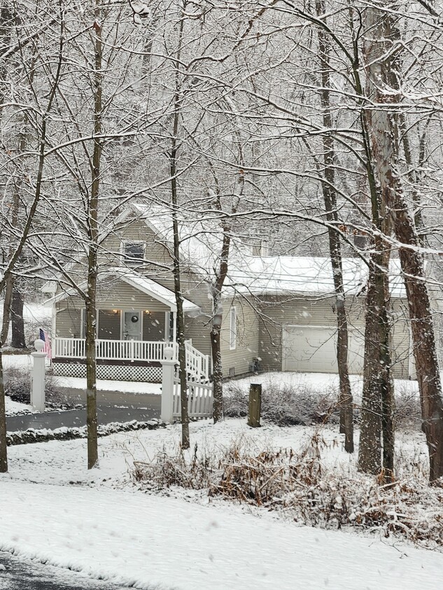 Primary Photo - 1115 N Country Club Rd
