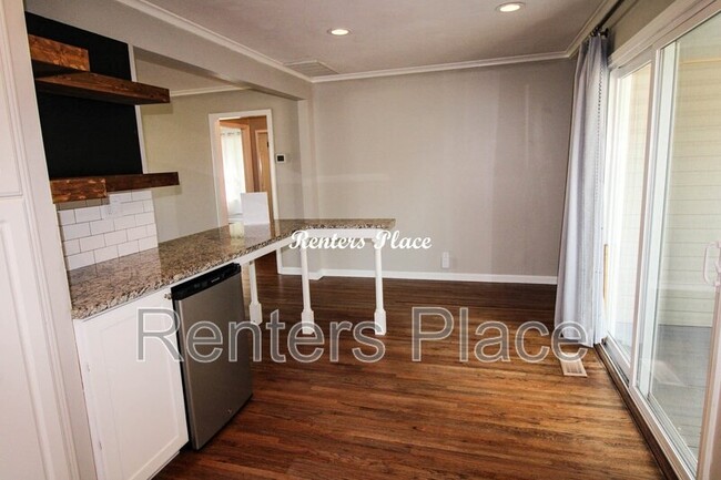 Building Photo - 5510 S Owasso Ave