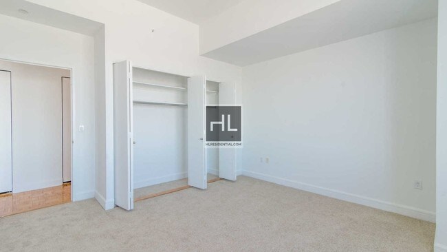 Building Photo - Spacious 1BR/1BA – WIC/W/D Incl.!! – NO FEE!!