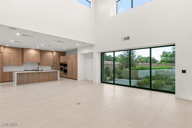 Foto del edificio - 7385 Heron Cyn Ct