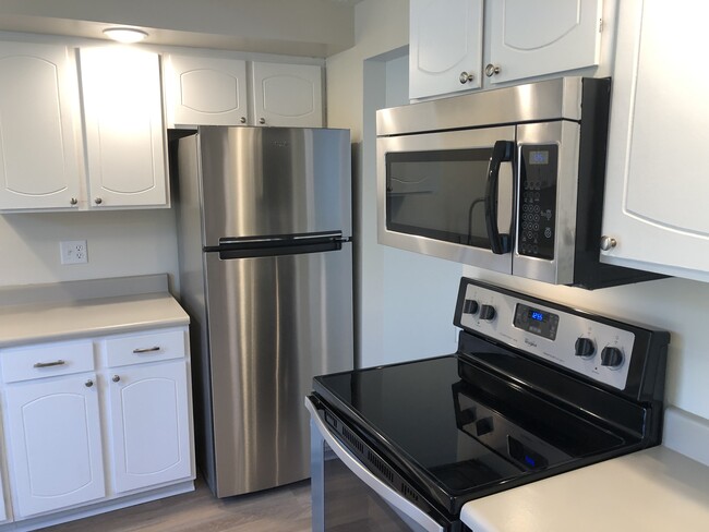 Foto del edificio - 54 Willowick Dr