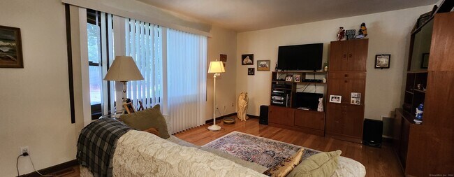 Building Photo - 365 Glendale Ave