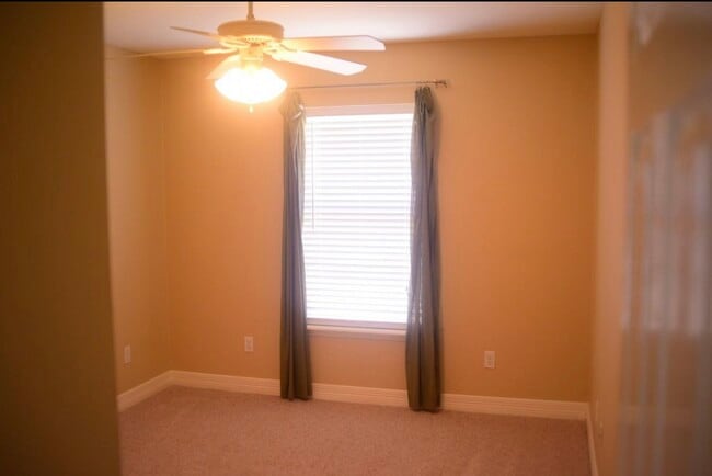 Building Photo - 122 Palisade Ln