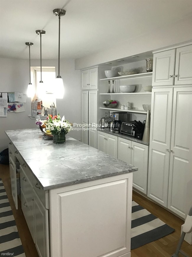 Building Photo - 2 br, 2.5 bath  - 17 Braddock Park Apt 1