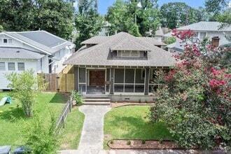 Building Photo - 1805 Myrtle Walk St