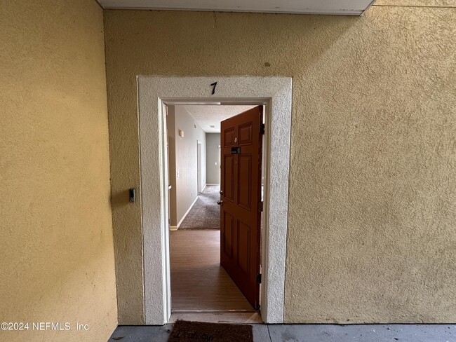 Building Photo - 6965 Ortega Woods Dr