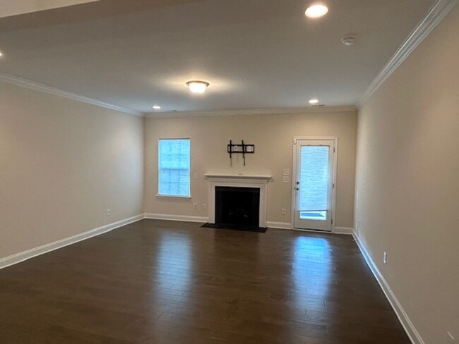 Foto del edificio - Just Reduced! High Point-4357 Barrow Road,...