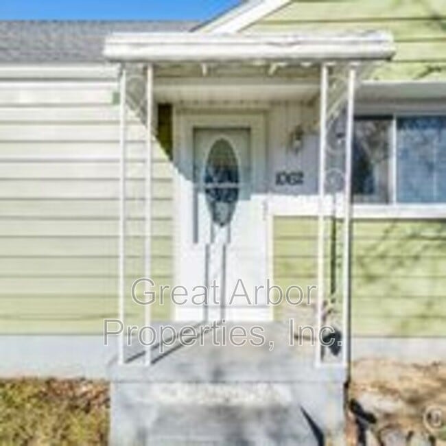 Building Photo - 1062 Rambling Rd