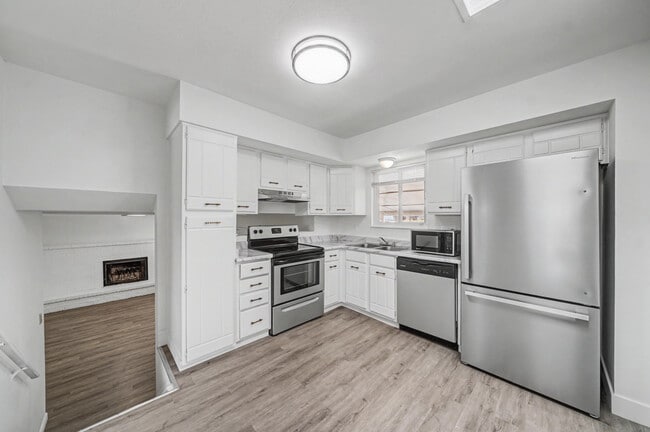 Foto del edificio - 165 Glenn Pl