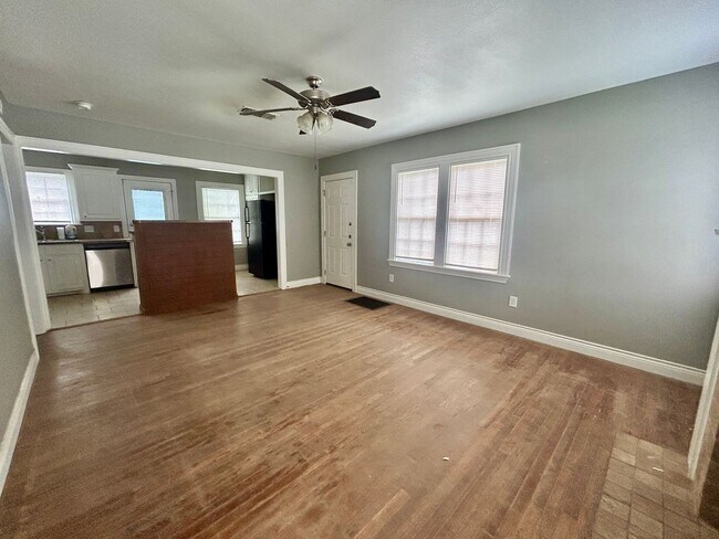 Foto del edificio - 3 bed 1 bath close to Texas Tech