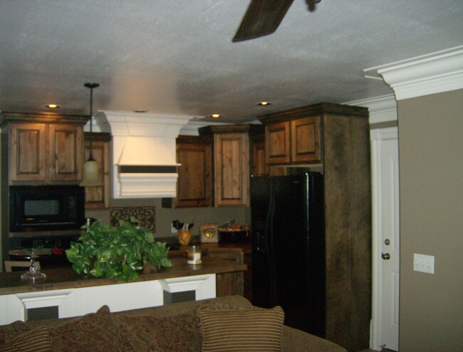 Kitchen - 664 S 200 E