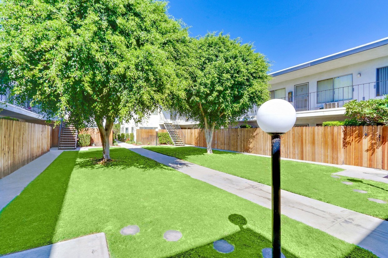 Foto del edificio - 9847 Cedar St