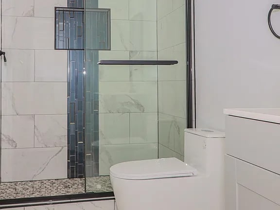 Building Photo - 8906 Chestnut Ave