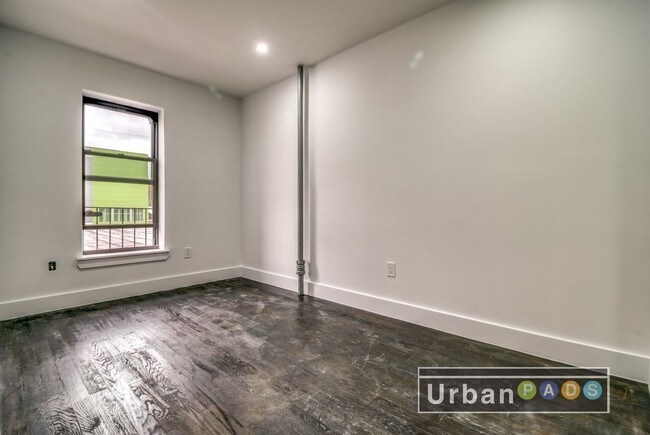 Foto del edificio - 1767 Bedford Ave