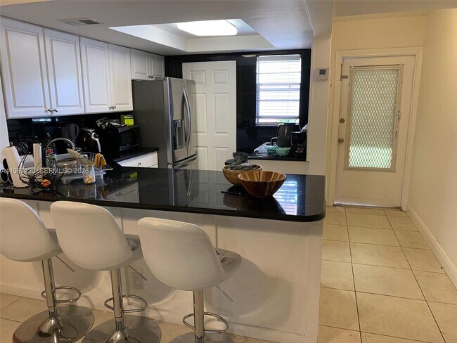 Foto del edificio - 1333 E Hallandale Beach Blvd