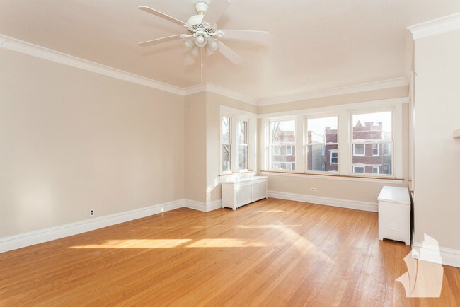 Foto del edificio - 5140 W Cullom Ave