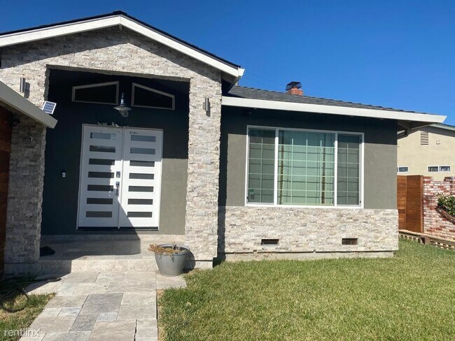 Building Photo - 4 br, 3 bath House - 35224 Santiago Street