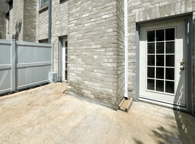 Building Photo - 6000 Reims Rd