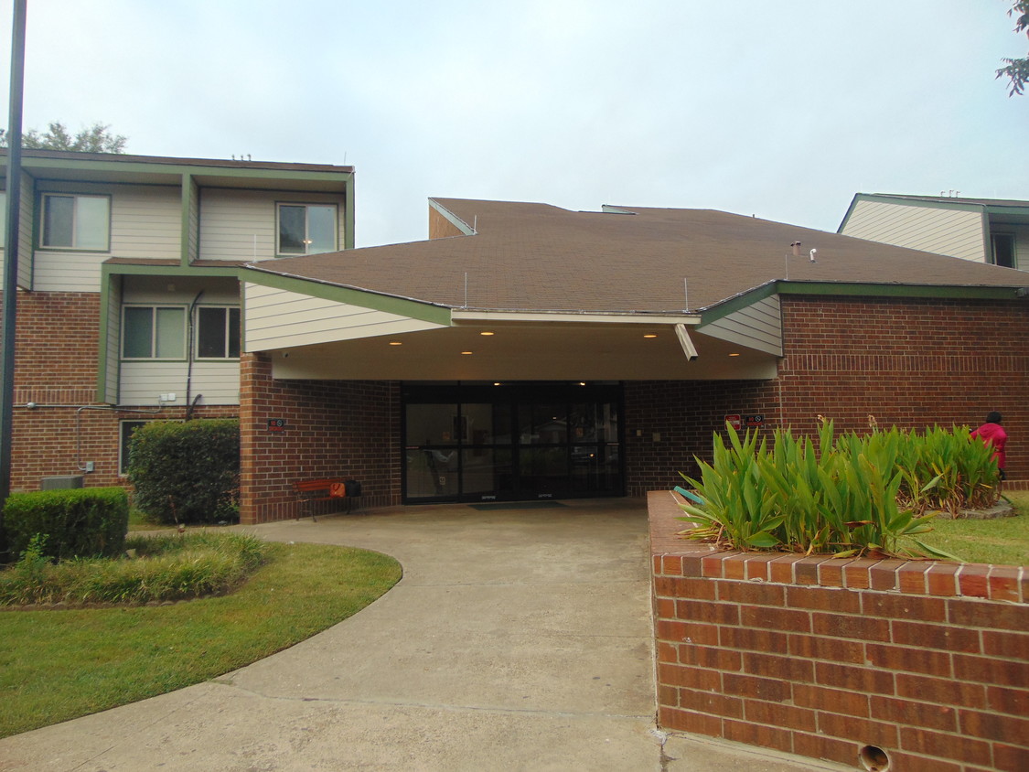 Primary Photo - Bond House Senior Apartments