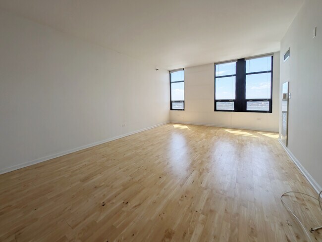 Foto del edificio - 1255 S State St