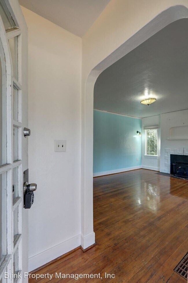 Building Photo - 4 br, 2 bath House - Juneau House 4415 SW ...