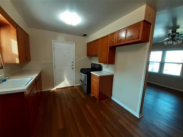 Building Photo - 1110 Briarwood St