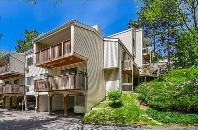 Building Photo - 21 Hillside Ter