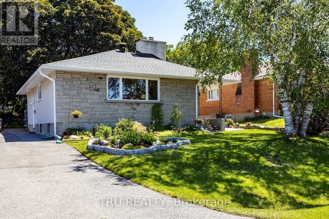 Photo du bâtiment - 829 Iroquois Rd