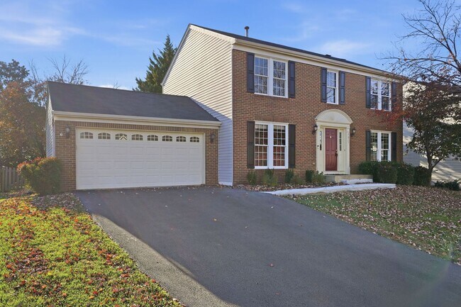 Building Photo - Beautifully maintained townhome on a quiet cul-de-sac in Ashburn Village!