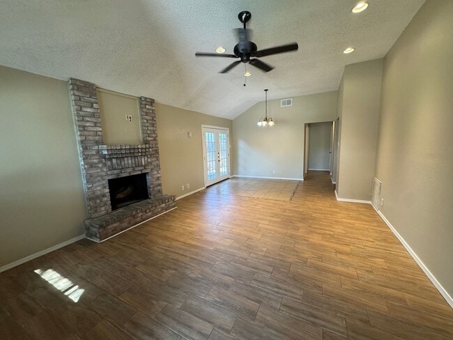 Building Photo - 10138 Inridge