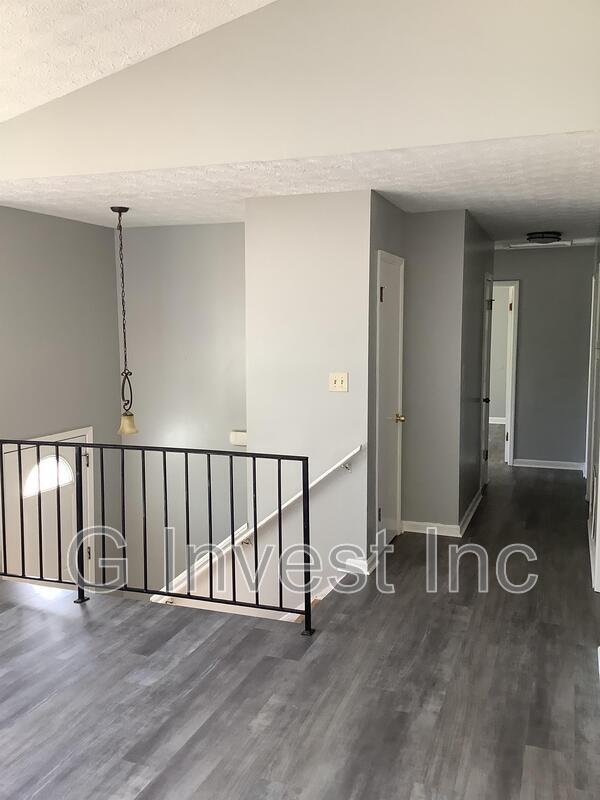 Building Photo - 2825 Fox Hall Ln N