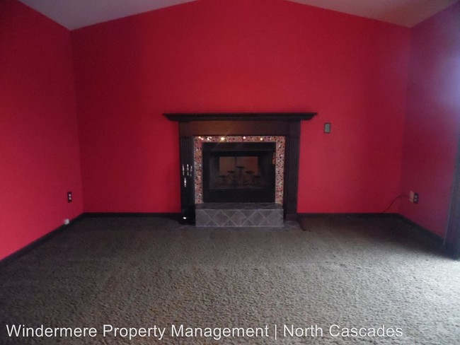 Building Photo - 301 S 29th Pl