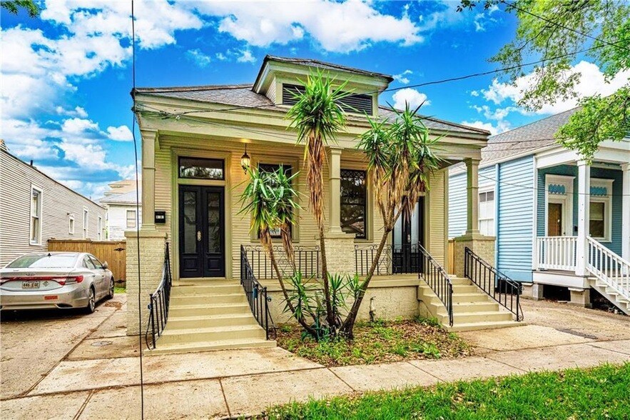 Foto principal - 3937 Banks St