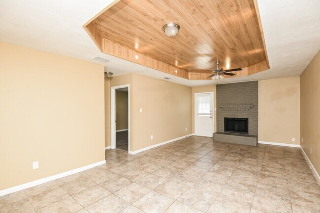 Building Photo - 224 N Bugle Dr