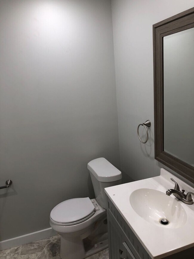 Foto del edificio - 3 bedroom, 1.5 bath house