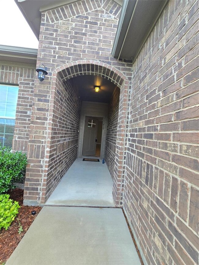 Building Photo - 10210 Tildon Ave