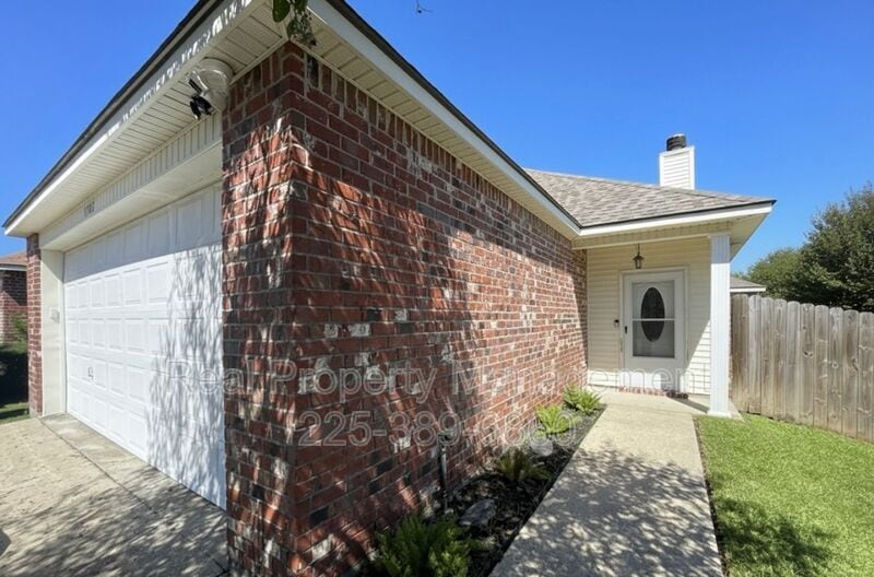 Foto principal - 9382 Pecan Tree Dr