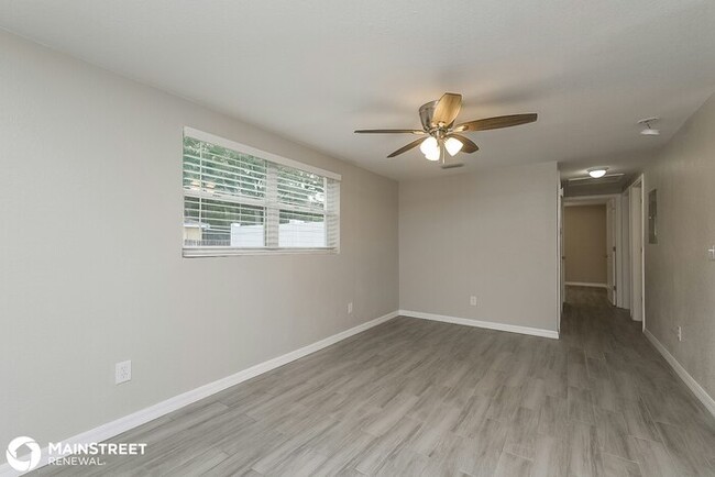 Building Photo - 3201 E DIANA ST, TAMPA, FL 33610