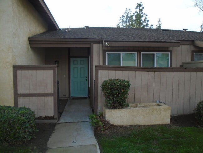 Building Photo - WOW FACTOR !!!   MOVE IN SPECIAL....$2197....