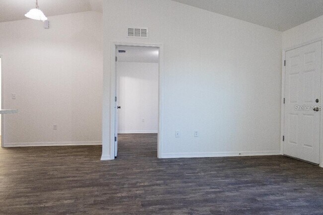Foto del edificio - 5564 NW 61st Ave