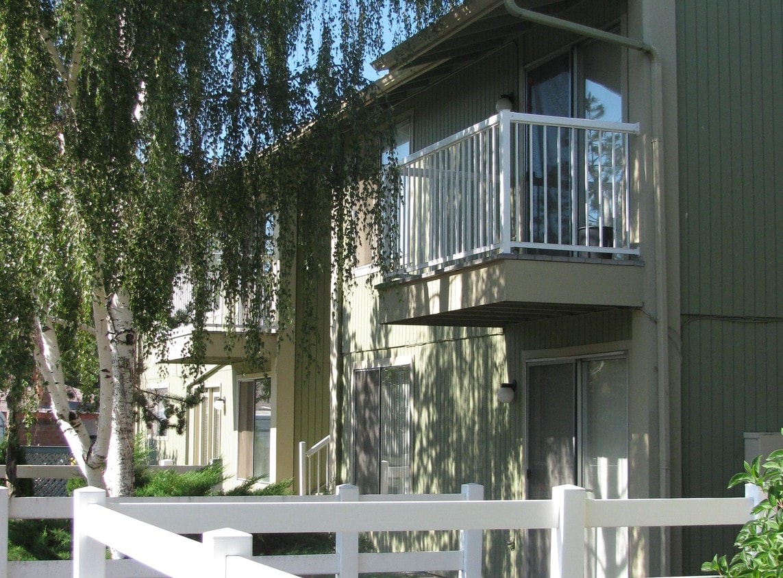 Building Front - 1340 Summers Ln