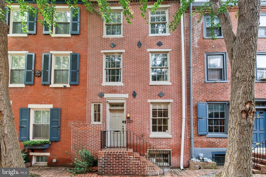 Foto principal - 320 S Iseminger St