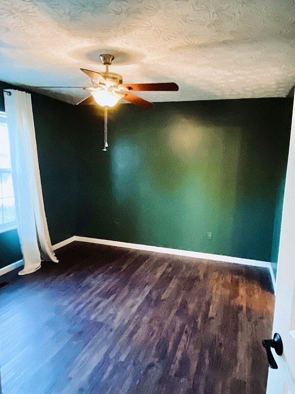 Foto del edificio - 6037 Newington Ln