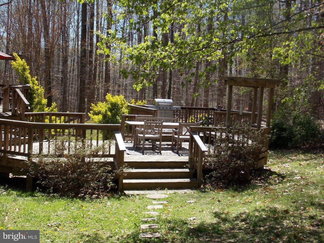 Primary Photo - 6502-REAR Old Stone Fence Rd