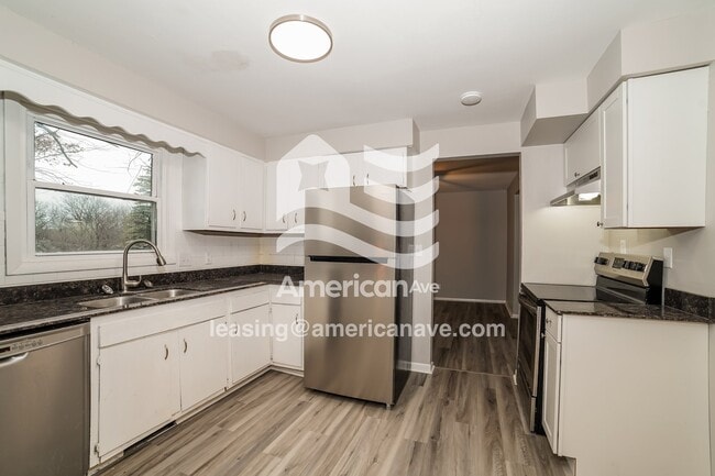 Foto del edificio - 6619 N Greenmont Rd