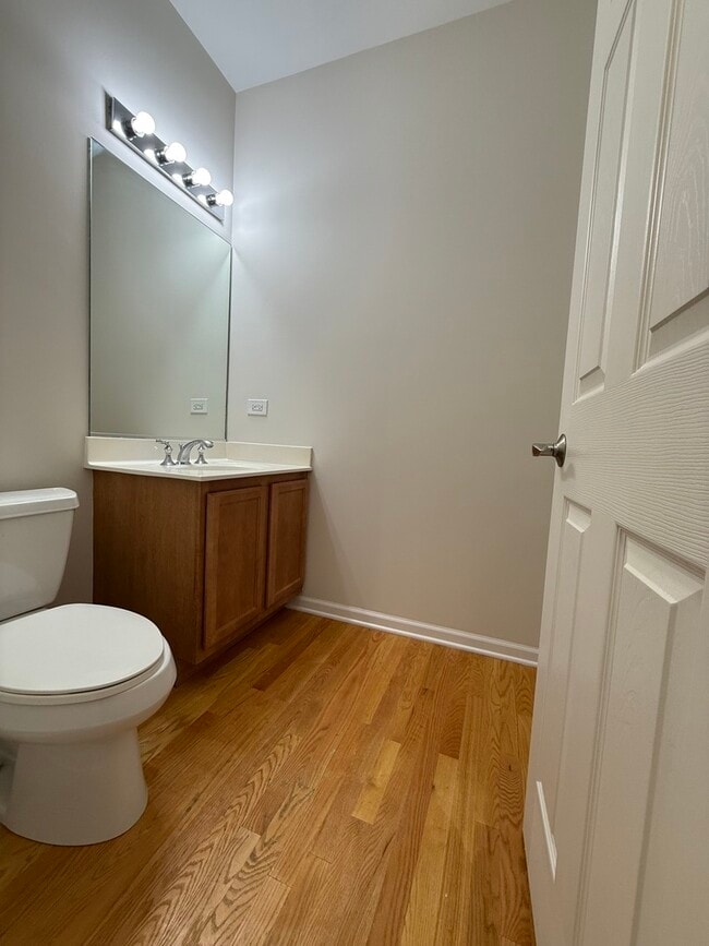 Building Photo - 5588 Cambridge Way