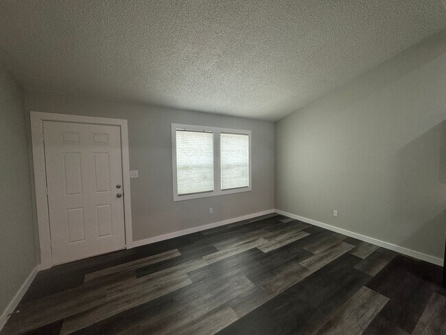 Foto del edificio - 485 N Fairfield Drive